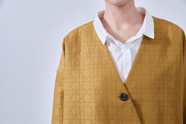 KNNJ355 Round-Hem Collarless Quilted-Style Jacket
