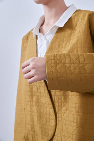KNNJ355 Round-Hem Collarless Quilted-Style Jacket