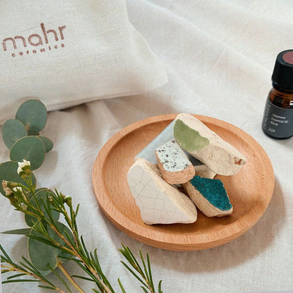Aroma Stone Set with Wooden Plate and Linen Drawstring Bag
